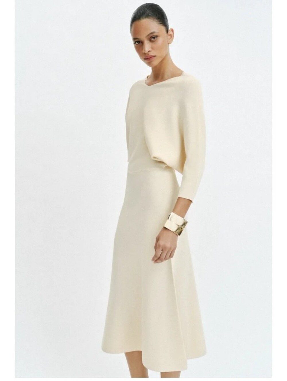 Zara Elegant Cream Stretch Knit Midi Dress With Dolman Sleeve